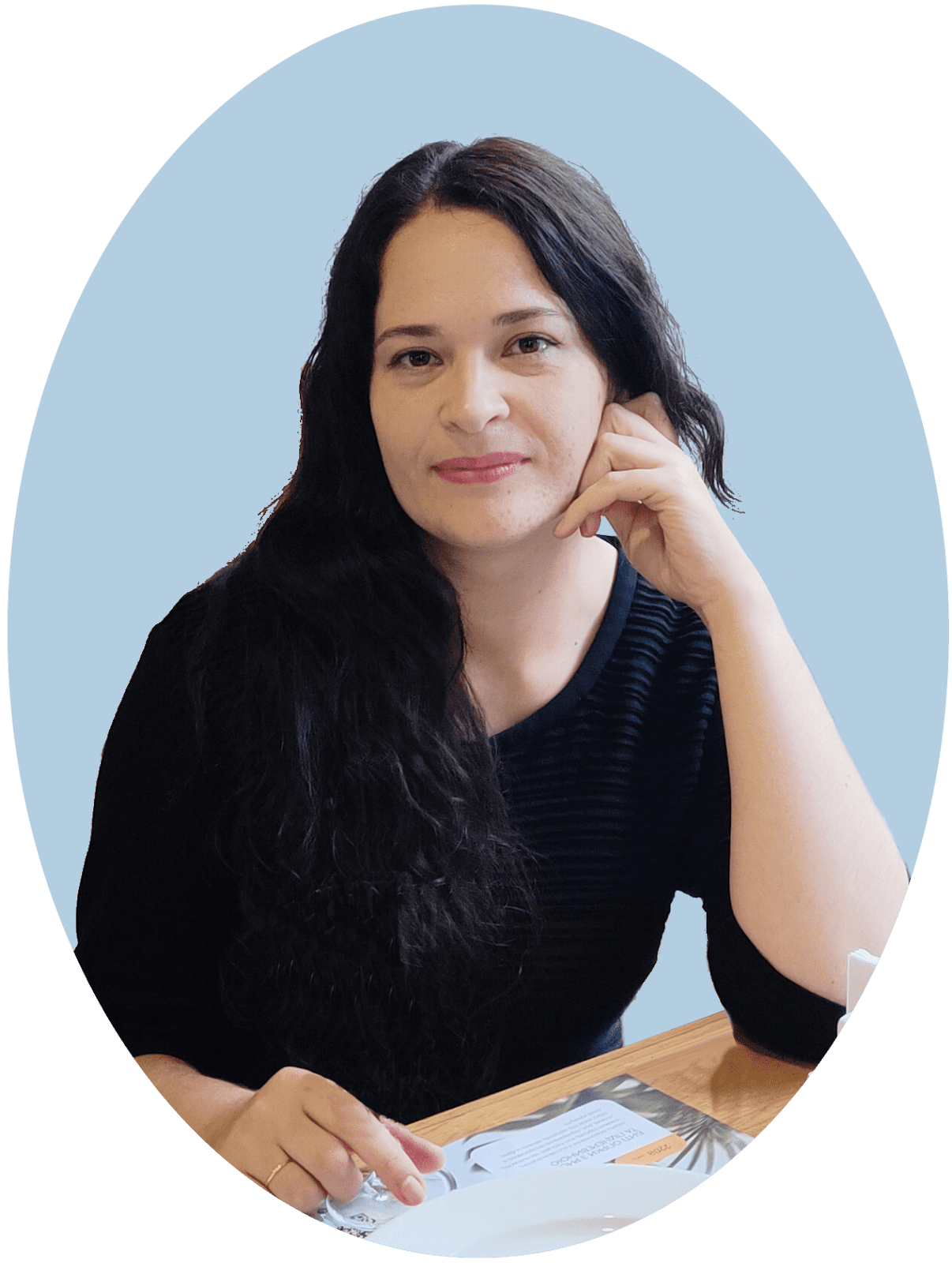 Изображение выглядит как Человеческое лицо, человек, одежда, женщина

Автоматически созданное описание